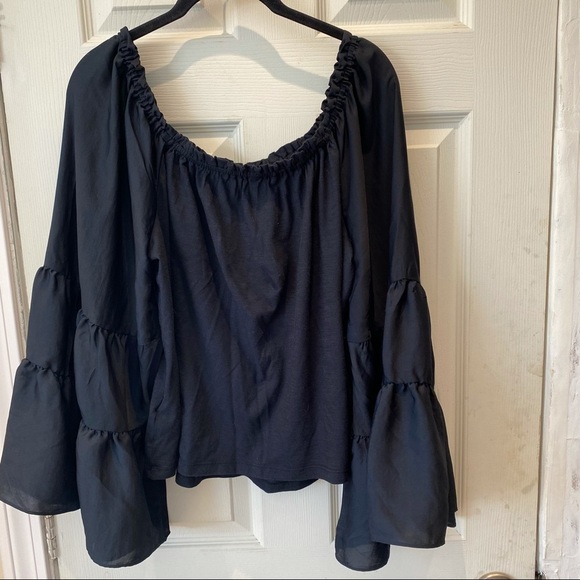 Anthropologie Gloria Off The Shoulder Ruffle Bell Sleeve Top Black size Medium - Picture 6 of 9